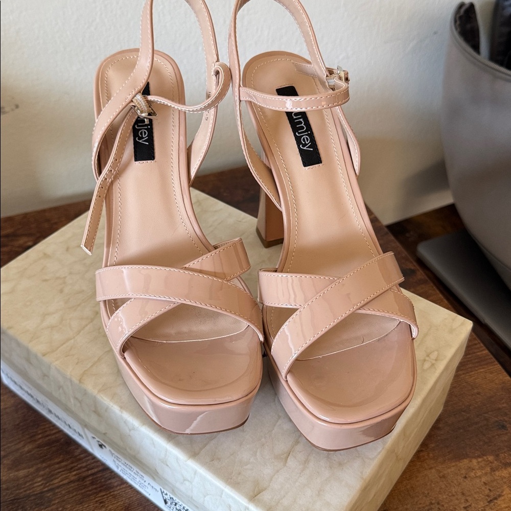 Women's Nude Platform Sandals